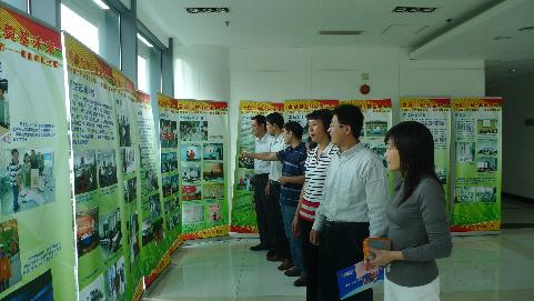 奉献世博、奠基未来师德师风巡展